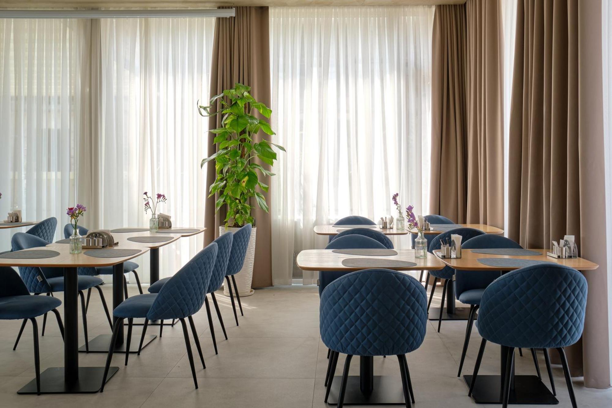 Stylo Residences & Suites Tashkent Bagian luar foto