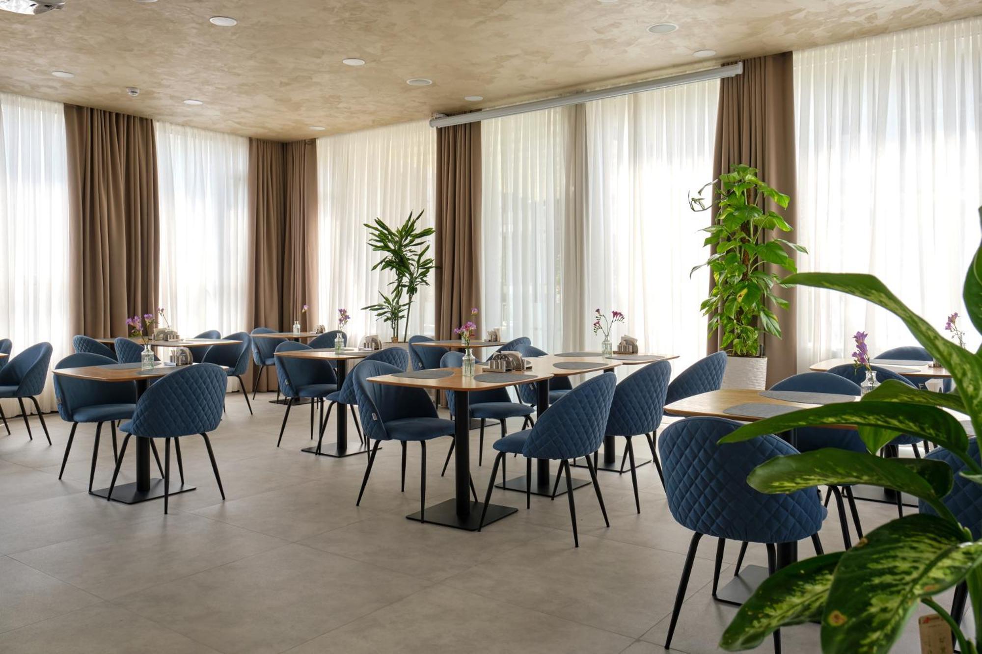 Stylo Residences & Suites Tashkent Bagian luar foto